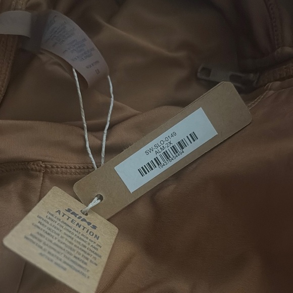 NWT SKIMS almond- High Neck One Piece Swimsuit with Sleek Zip Front 2x - Picture 2 of 3